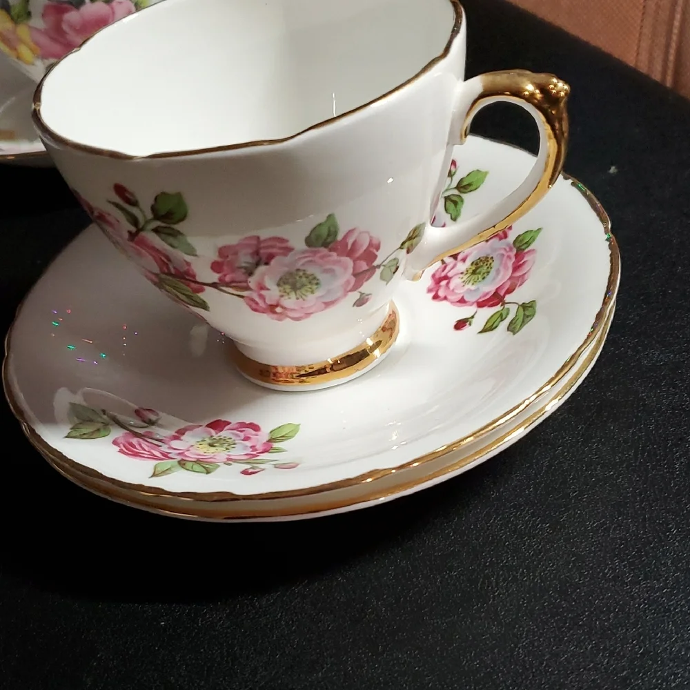 Eight Different Sets Of Floral Porcelain Teacup and Saucer Set - Picture 5 of 13